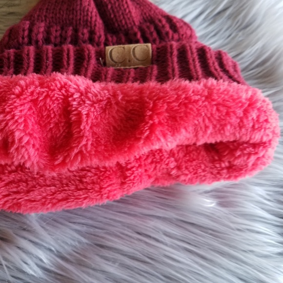 Last 1! 💖 CC Pom Pom Knit Beanie Hat - Picture 3 of 3